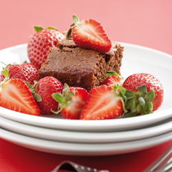 Chocolate cake with strawberries