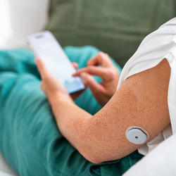 Explore the Accu-Chek SmartGuide Predict app